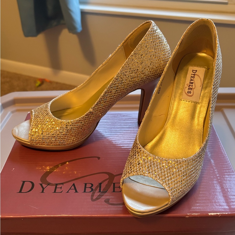 Dyeables Gold Glitter Peep-Toe Heels